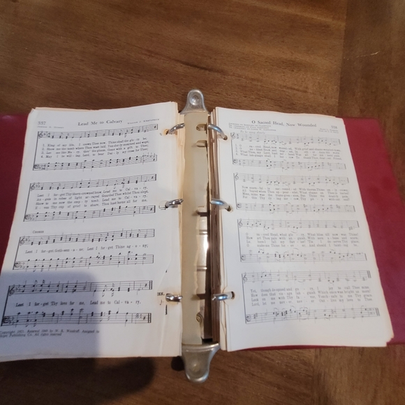 Vintage Favorite Hymns of Praise in loose leaf notebook. - Picture 13 of 15